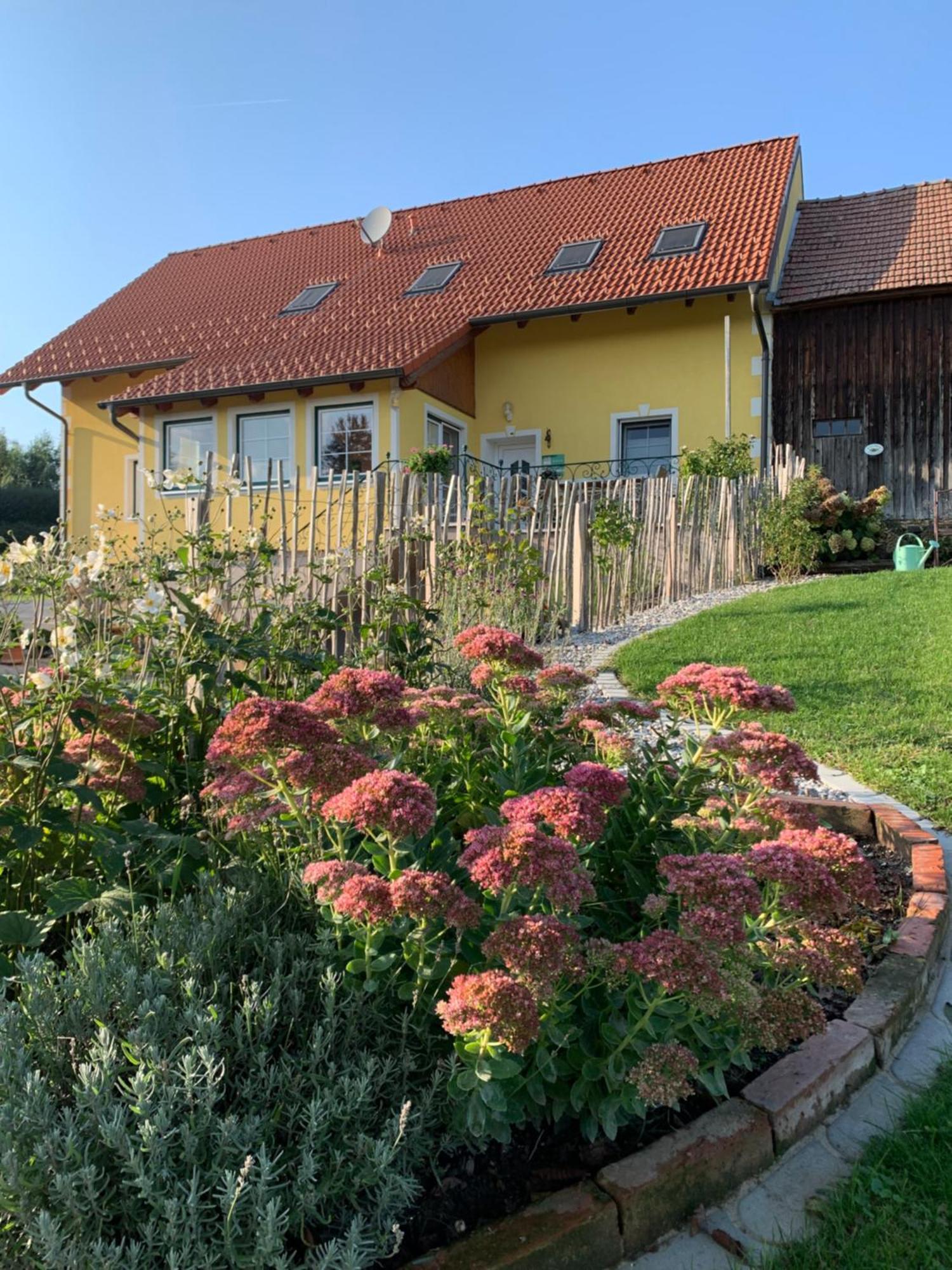 Gaestehaus Gnant Winten  エクステリア 写真